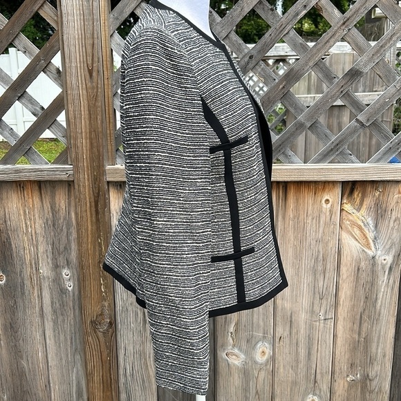 Gorgeous Jones New York Open Front Blazer Size 10 - Picture 3 of 9